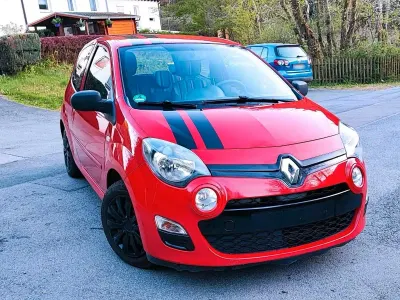 Gebraucht Renault Twingo 75 PS (55 kW) 2012 Rot Kleinwagen