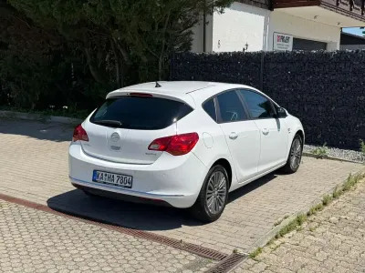 Gebraucht Opel Astra Active 110 PS (80 kW) 2013 Limousine