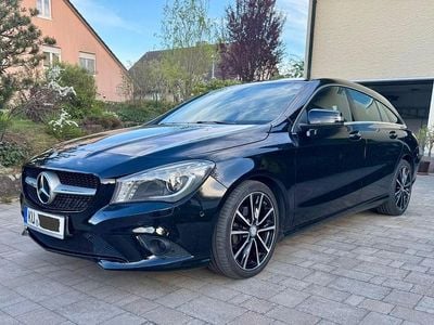 Gebraucht Mercedes CLA200 Shooting Brake Urban 156 PS (114 kW) 2015 Schwarz Kombi