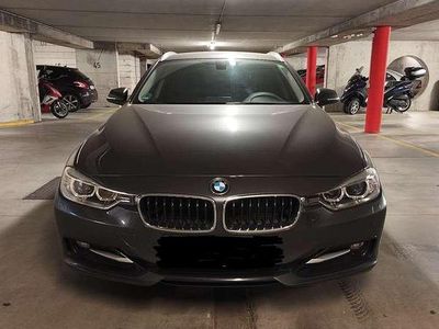 Gebraucht BMW 318 Sport Line 143 PS (105 kW) 2013 Grau Kombi