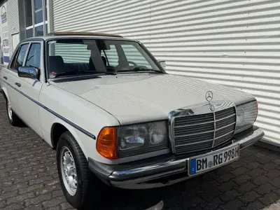 Brugt Mercedes 300 88 HK (64 kW) 1980 Grå Sedan