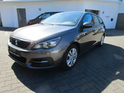 Gebraucht Peugeot 308 SW Active 130 PS (95 kW) 2020 Grau Kombi