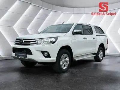 Używany Toyota HiLux Comfort 150 KM (110 kW) 2018 Biały Pickup