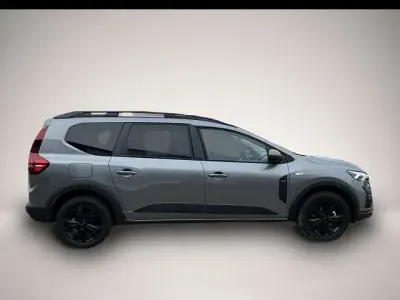 Neu Dacia Jogger Extreme 141 PS (103 kW) 2025 Grau Van / Kleinbus