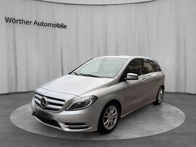 Gebraucht Mercedes B180 Avantgarde 122 PS (89 kW) 2013 Silber Van / Kleinbus