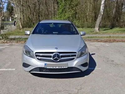 Gebraucht Mercedes A200 Urban 156 PS (114 kW) 2015 Silber Kleinwagen