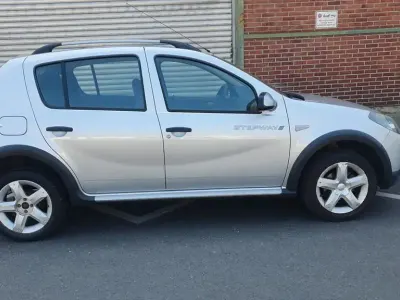 Gebraucht Dacia Sandero Stepway 87 PS (63 kW) 2009 Silber Limousine