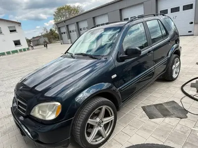 Gebraucht Mercedes ML55 AMG AMG 354 PS (260 kW) 2001 Schwarz SUV