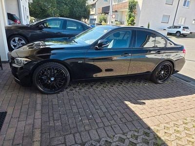 Gebraucht BMW 330 Sport Line 258 PS (189 kW) 2016 Schwarz Limousine