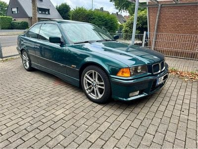 BMW 323