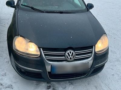 Gebraucht VW Jetta 105 PS (77 kW) 2007 Braun Limousine