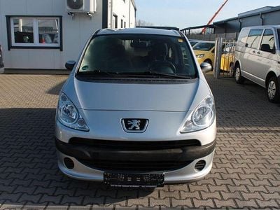 Silber Gebraucht 2007 Peugeot 1007 Van / Kleinbus | 2.650 € (Fairer Preis)