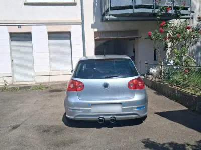 Gebraucht VW Golf IV R 115 PS (84 kW) 2005 Silber Limousine