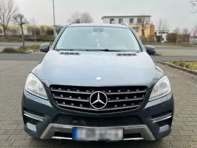 Gebraucht Mercedes ML350 AMG line 258 PS (189 kW) 2011 Grau SUV