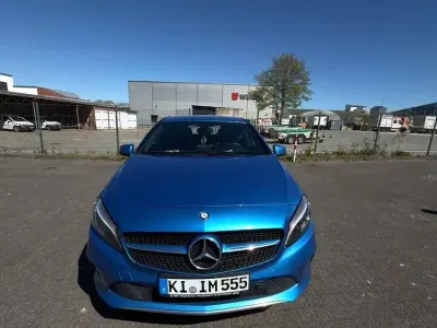 Gebraucht Mercedes A180 109 PS (80 kW) 2016 Blau Kleinwagen