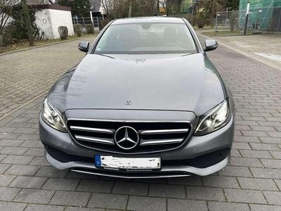 Gebraucht Mercedes E220 Avantgarde 194 PS (142 kW) 2019 Grau Limousine