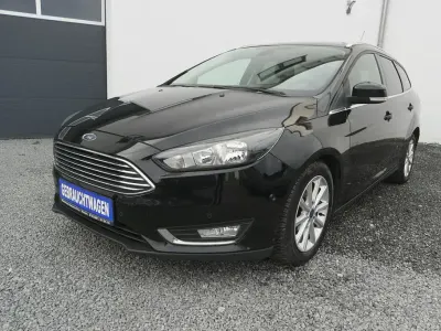 Gebraucht Ford Focus Titanium 120 PS (88 kW) 2016 Schwarz Limousine