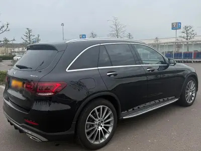 Second-hand Mercedes GLC300 AMG line 245 CP (180 kW) 2020 Negru SUV