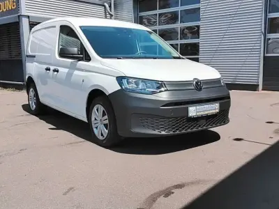 Gebraucht VW Caddy Basis 102 PS (75 kW) 2024 Weiß Van / Kleinbus