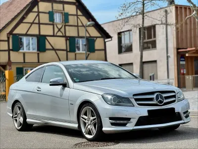 Gebraucht Mercedes C220 AMG Edition 1 177 PS (130 kW) 2012 Silber Coupé