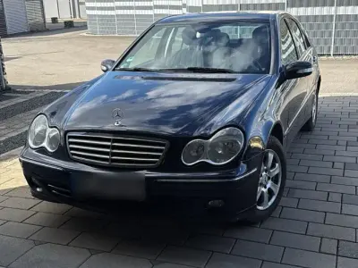 Gebraucht Mercedes 220 150 PS (110 kW) 2006 Blau Limousine