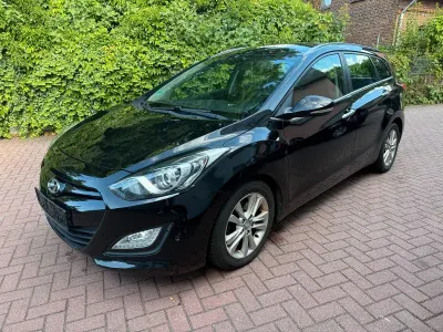 Gebraucht Hyundai i30 Style 135 PS (99 kW) 2013 Schwarz Kombi