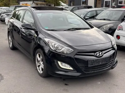 Gebraucht Hyundai i30 Style 110 PS (80 kW) 2012 Schwarz Kombi
