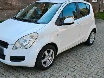 Gebraucht Suzuki Splash 77 PS (56 kW) 2011 Weiß Kleinwagen