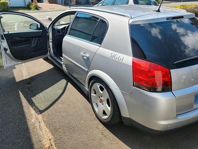 Usado Opel Signum Cosmo 211 HP (155 kW) 2004 Prateado Citadino