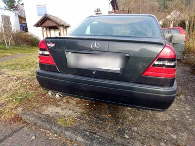 Schwarz Gebraucht 1995 Mercedes 200 Limousine | 1.399 €