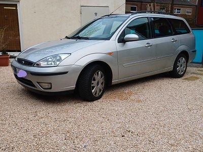 Gebraucht Ford Focus Ghia 131 PS (96 kW) 2002 Silber Kombi
