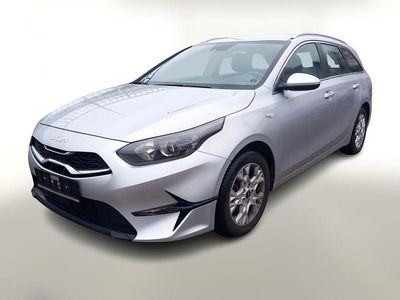 Gebraucht Kia Ceed Vision 120 PS (88 kW) 2024 Lunarsilber metallic Kleinwagen