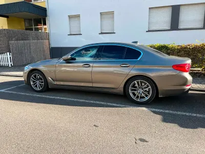 Gebraucht BMW 520 Luxury Line 190 PS (139 kW) 2017 Gold Limousine