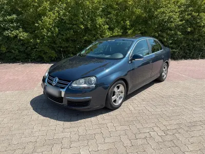 Gebraucht VW Jetta 115 PS (84 kW) 2006 Blau Limousine