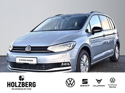 Oyster silver metallic Gebraucht 2025 VW Touran Highline Van / Kleinbus | 39.990 € (Teuer)