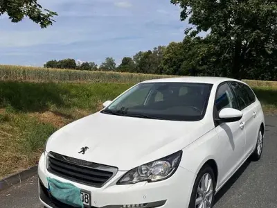 Gebraucht Peugeot 308 SW Active 120 PS (88 kW) 2015 Weiß Kombi