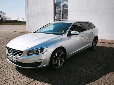 Gebraucht Volvo V60 Linje Svart 190 PS (139 kW) 2017 Silber Kombi