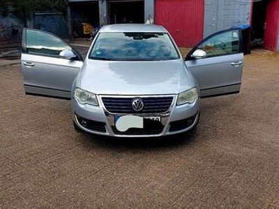 Gebraucht VW Passat 140 PS (102 kW) 2008 Grau Limousine
