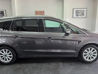 Gebraucht Ford S-MAX Titanium 209 PS (153 kW) 2016 Grau Van / Kleinbus