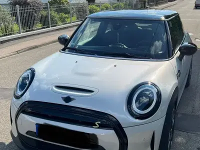 Occasion Mini Cooper SE Classic 135 kW (184 PK) 2022 Zilver Hatchback