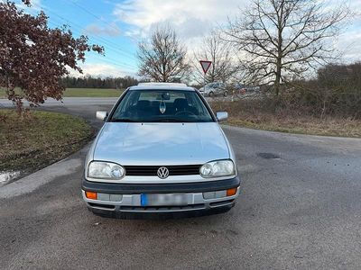 Gebraucht VW Golf 63 PS (46 kW) 1995 Silber Coupé