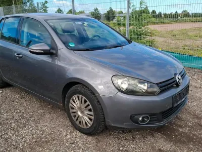 Gebraucht VW Golf VII 105 PS (77 kW) 2012 Grau Kleinwagen
