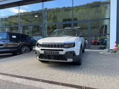 Neu Jeep Avenger Summit 110 PS (80 kW) 2026 Grau SUV