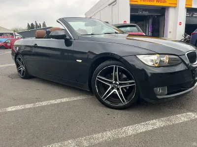Gebraucht BMW 320 Cabriolet Sport Line 170 PS (125 kW) 2010 Schwarz Cabrio