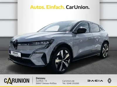 Używany Renault Megane E-Tech Techno 161 kW (220 KM) 2024 Szary Sedan/Limuzyna