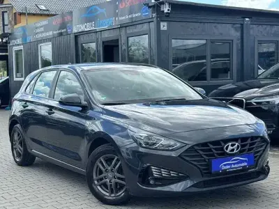 Gebraucht Hyundai i30 Pure 110 PS (80 kW) 2022 Schwarz Limousine