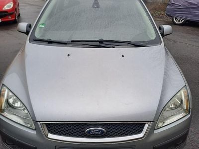 Gebraucht Ford Focus Ghia 145 PS (106 kW) 2005 Grau Kombi