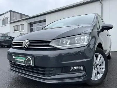 Gebraucht VW Touran Comfortline 122 PS (89 kW) 2021 Grau Van / Kleinbus