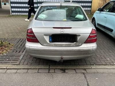 Mercedes E220