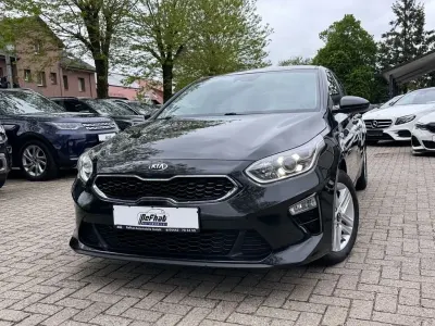 Używany Kia Ceed Vision 140 KM (102 kW) 2021 Czarny Hatchback